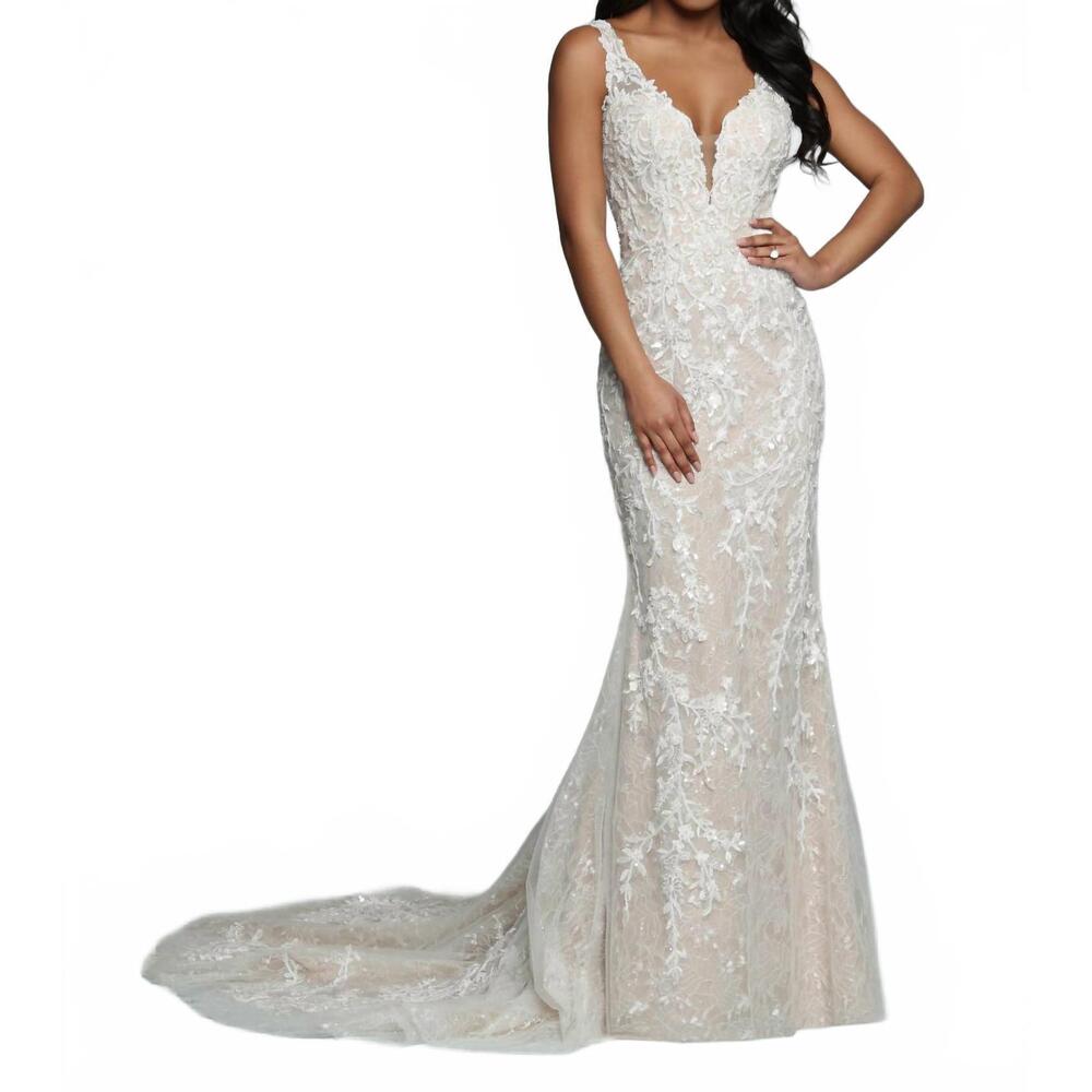 NEW DAVINCI BRIDAL sleeveless wedding gown in ivory/latte